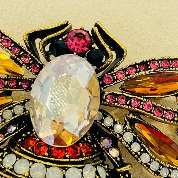 Vintage Gold Tone Orange and Pink Crystal Bee Brooch - Picture 3 of 8